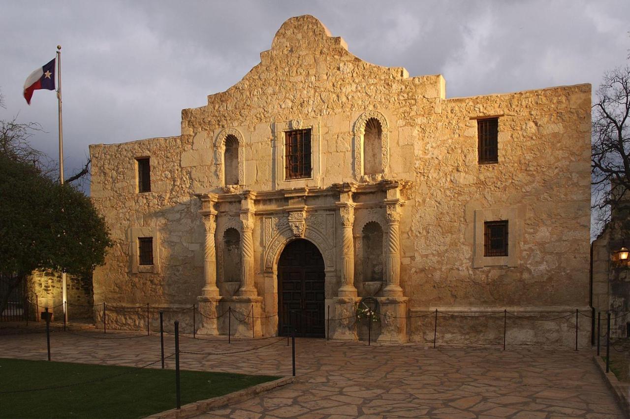 Private Hot Tub3Bd2Ba 2 Miles To Sa River Walk San Antonio Luaran gambar